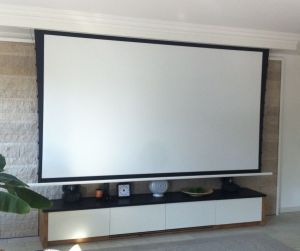 Tension Leinwand im Wohnzimmer